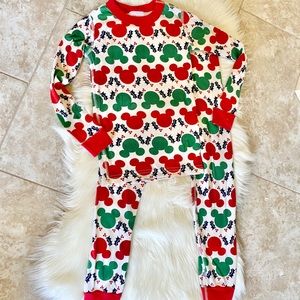 Hanna Andersson Mickey Holiday Pajamas, size 6-7